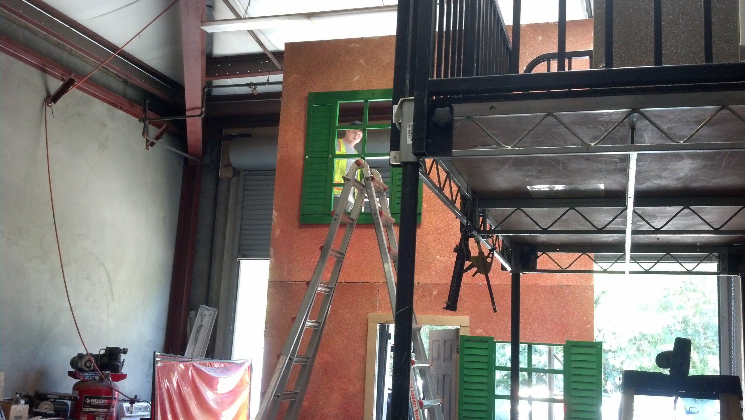 Steeldeck staging and truss