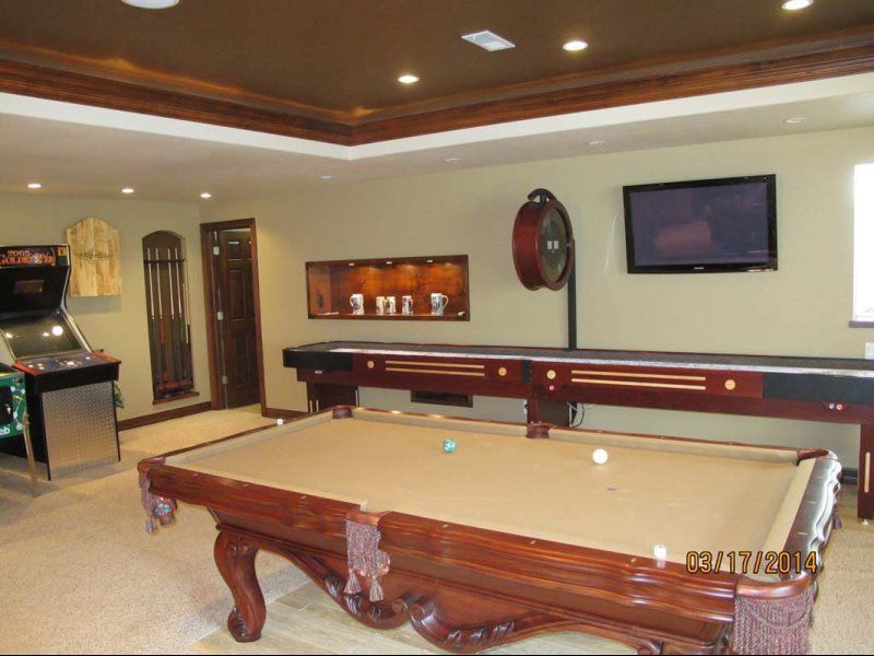 Built Ins and Cabinets