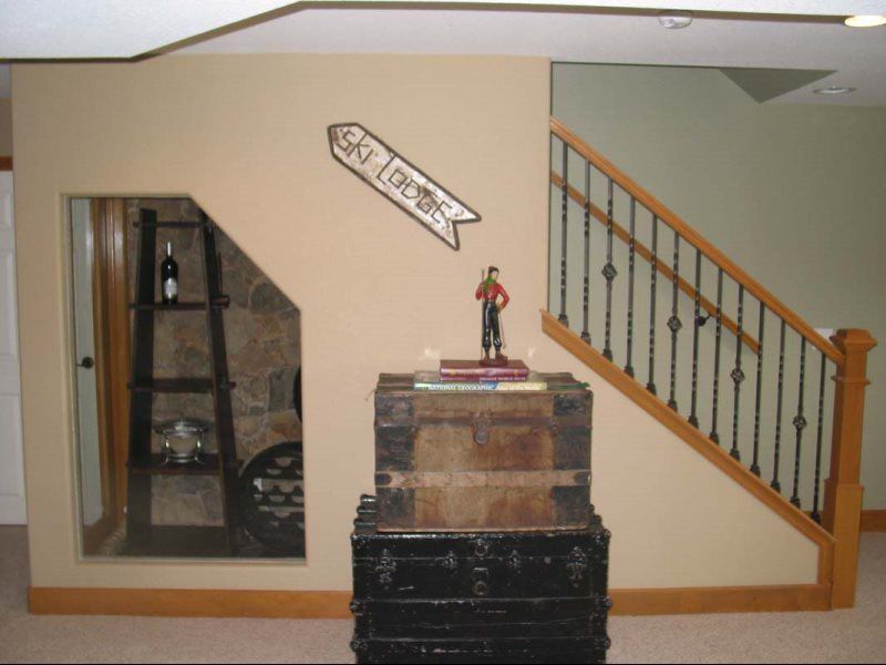 Built Ins and Cabinets