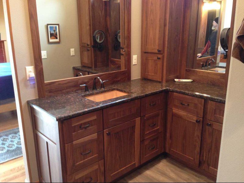 Built Ins and Cabinets