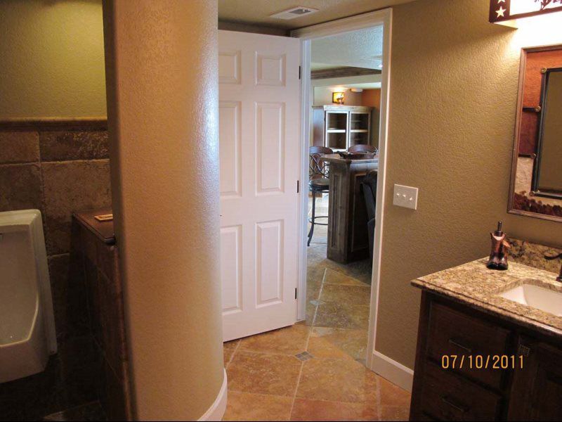 Built Ins and Cabinets