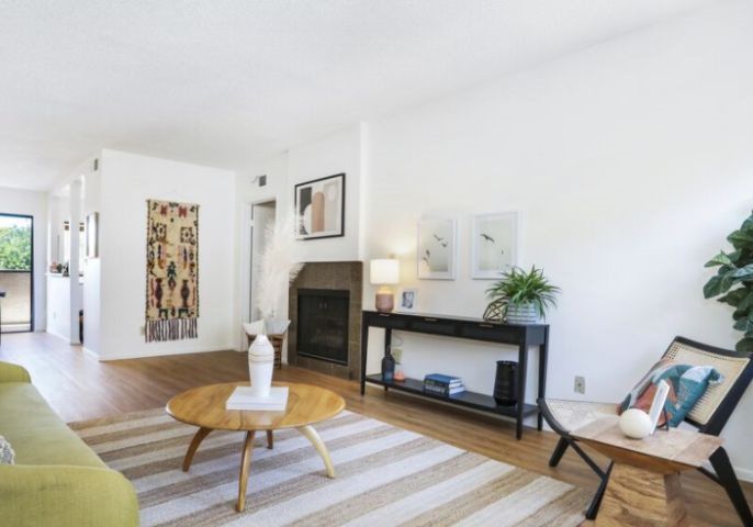 SOLD: 5805 Whitsett Ave #205