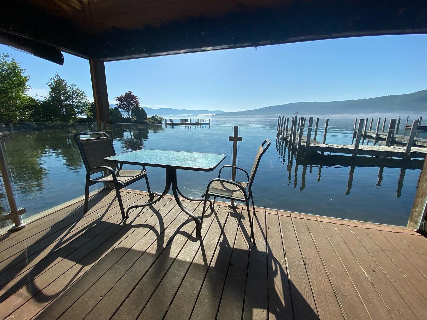  Boathouse Restaurant 