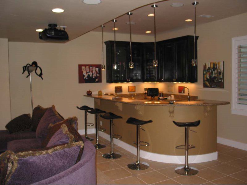 Kitchen & Bar