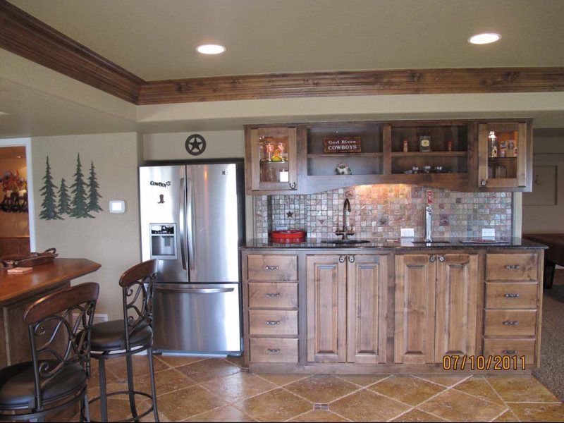 Built Ins and Cabinets