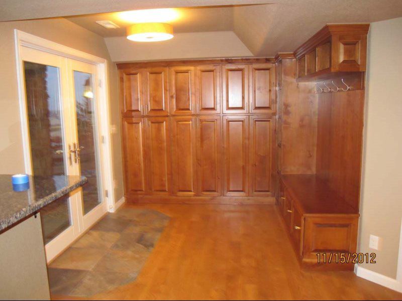 Built Ins and Cabinets