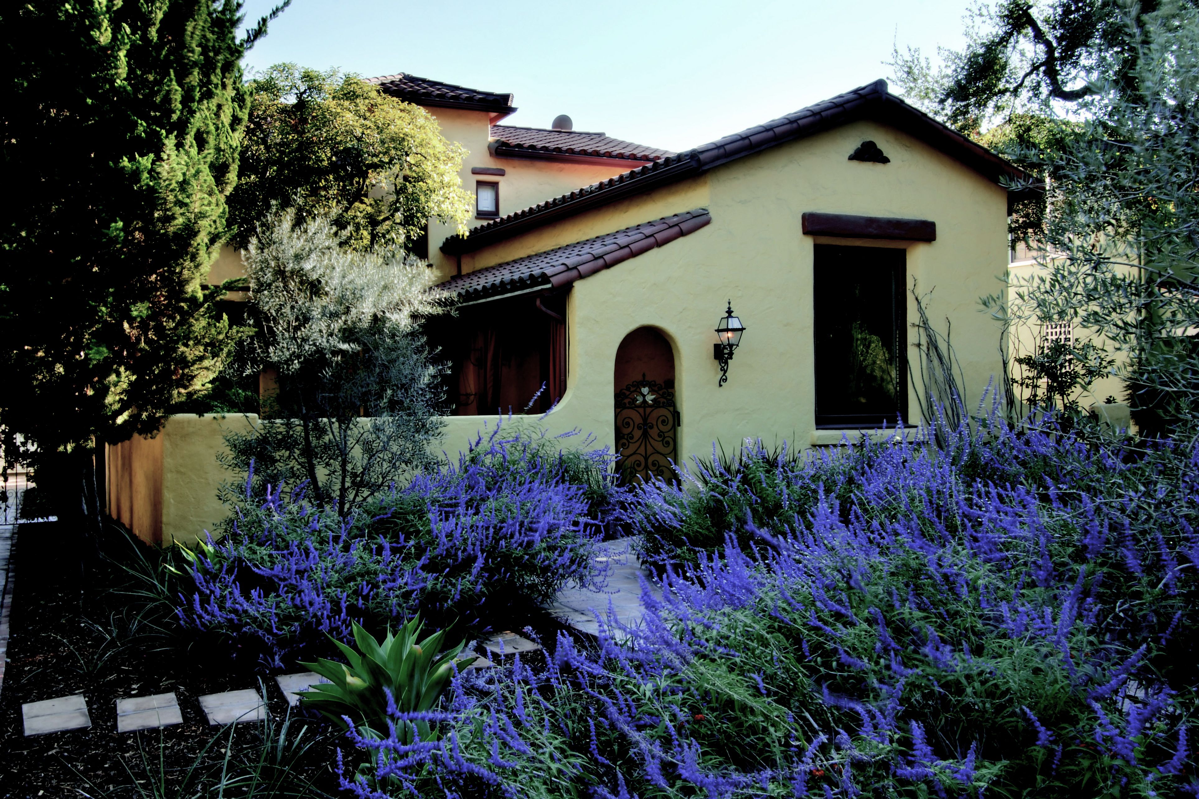 house  model at 2450 Ridgeway Road