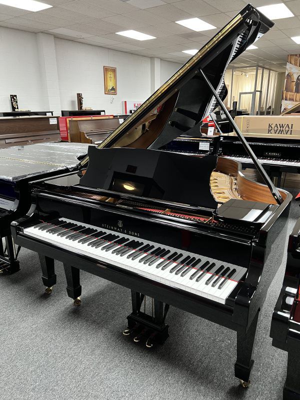 Used Steinway M Ebony Polished Piano for Sale at Pierre's Fine Pianos
