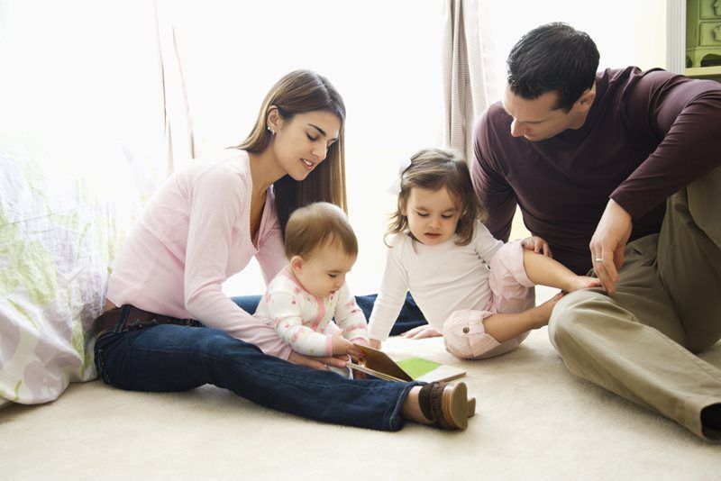 FAMILY THERAPY WITH YOUNG CHILDREN
