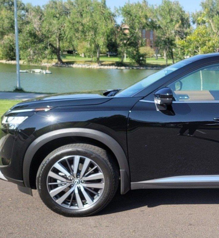 2022 Nissan Pathfinder Platinum