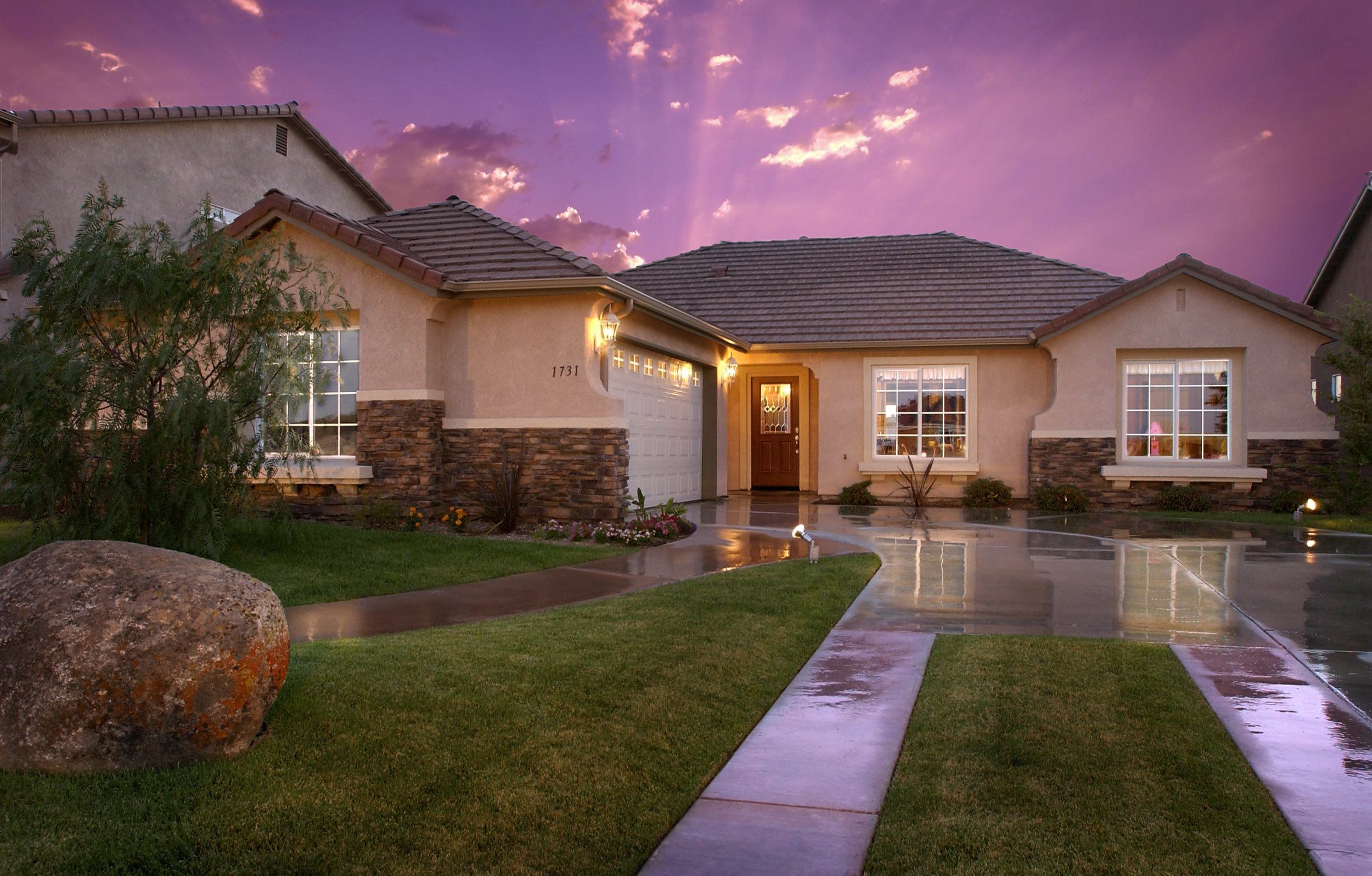 Realty - House for sale