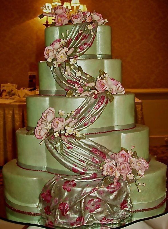 TIERED WEDDING CAKES