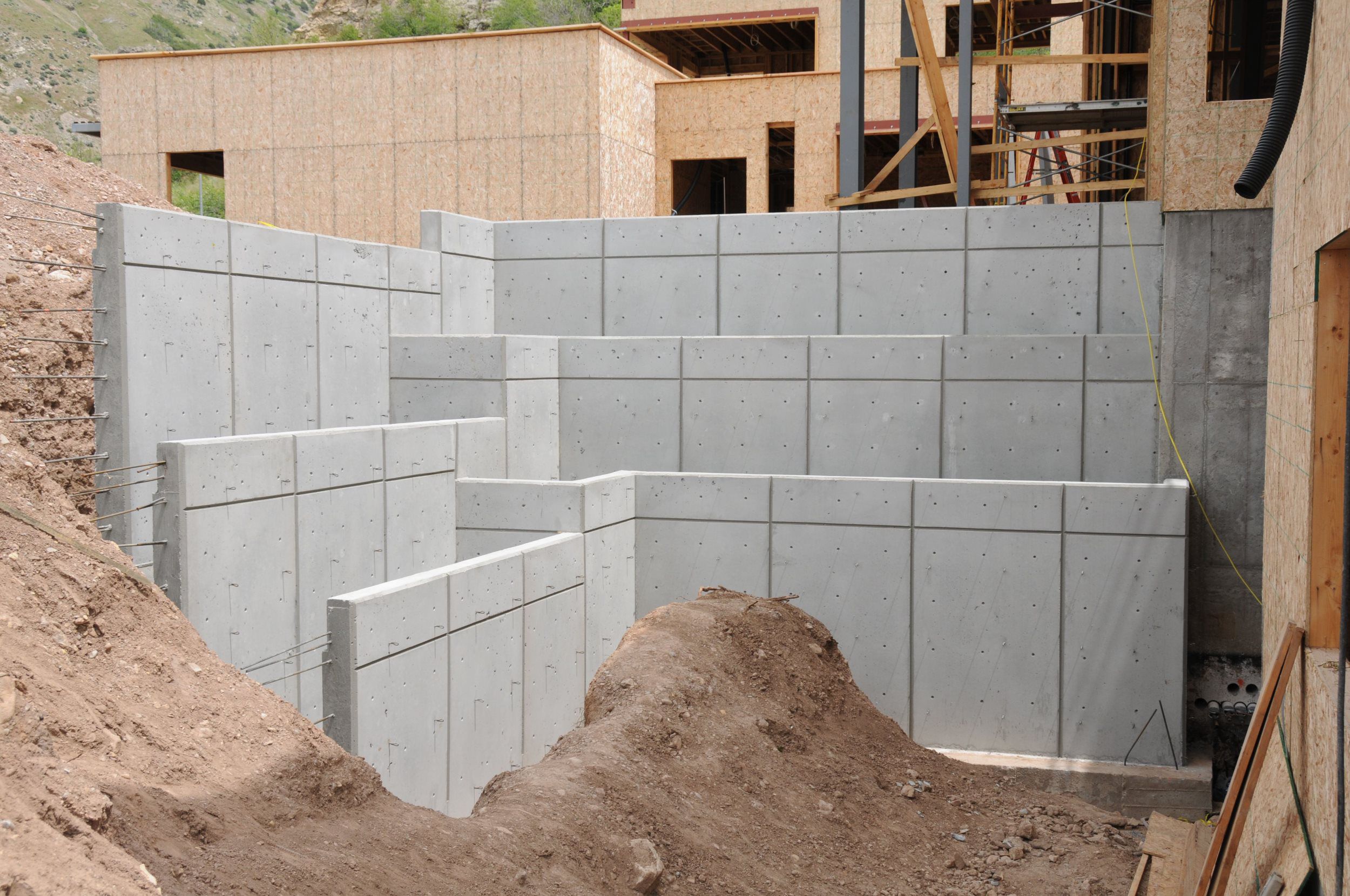 Architectural Walls Solid Concrete Walls
