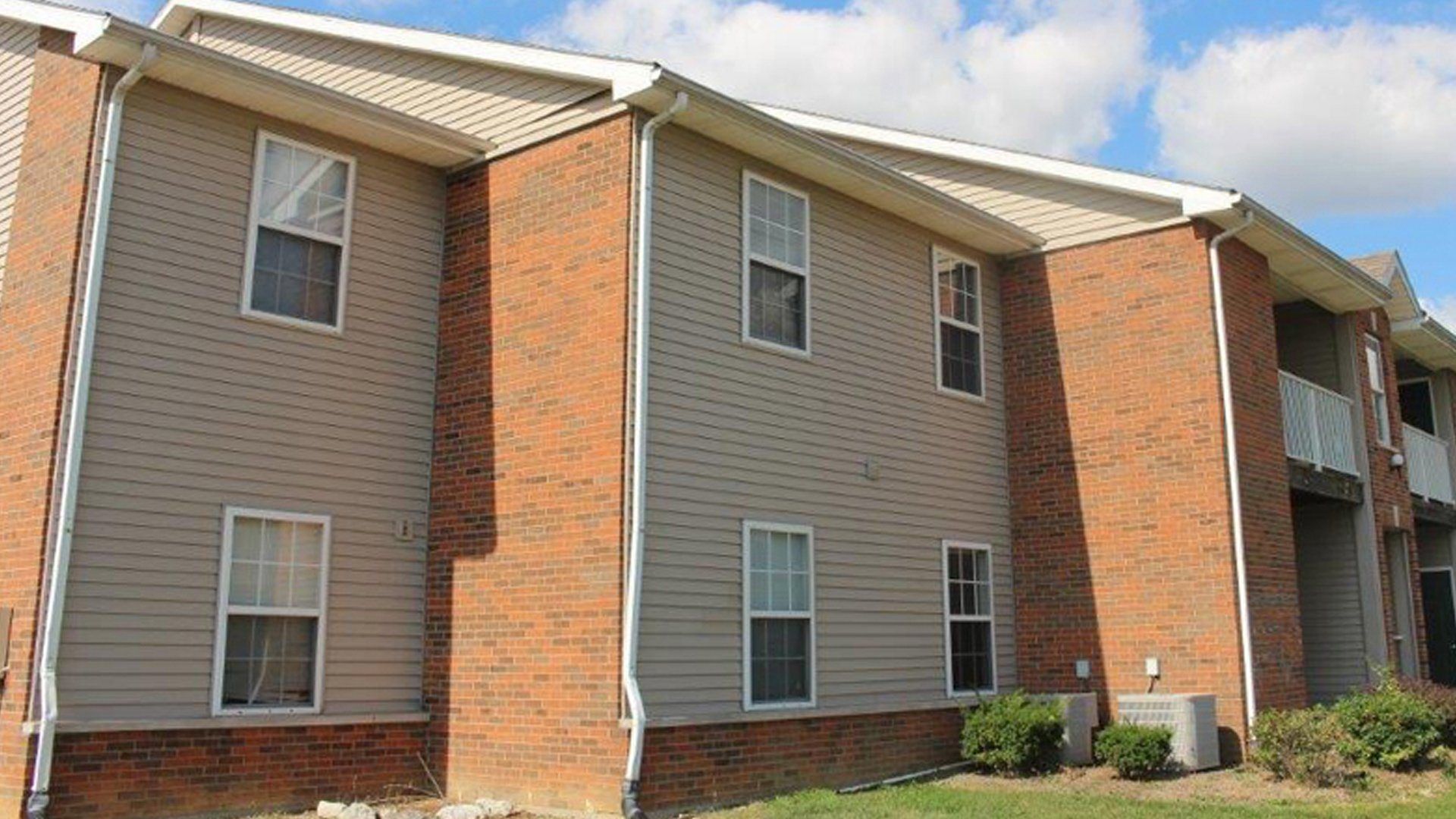 Valley Court Apartments