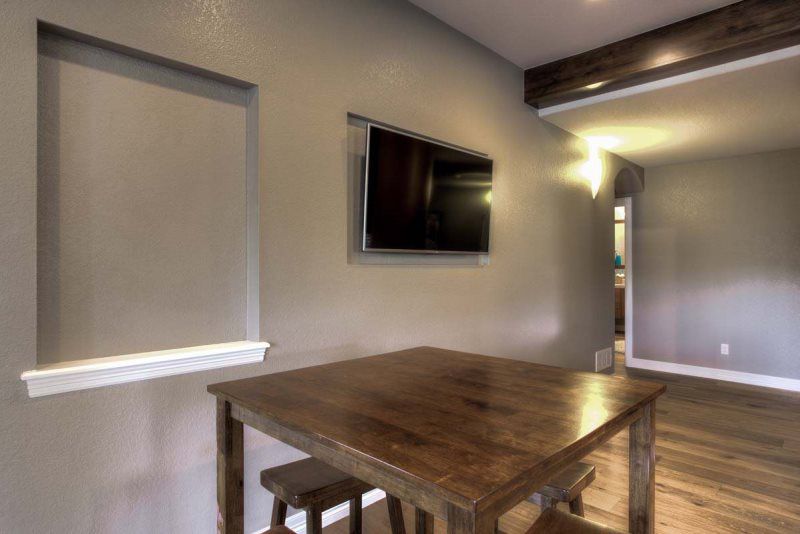 Built Ins and Cabinets