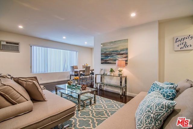 SOLD: 1112 N Olive Dr #2