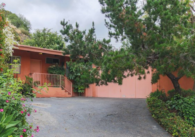 SOLD: 2630 Delevan Dr