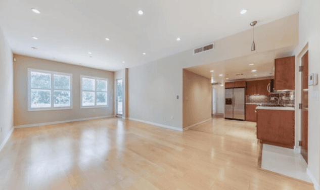 SOLD: 1420 N Laurel Ave #105