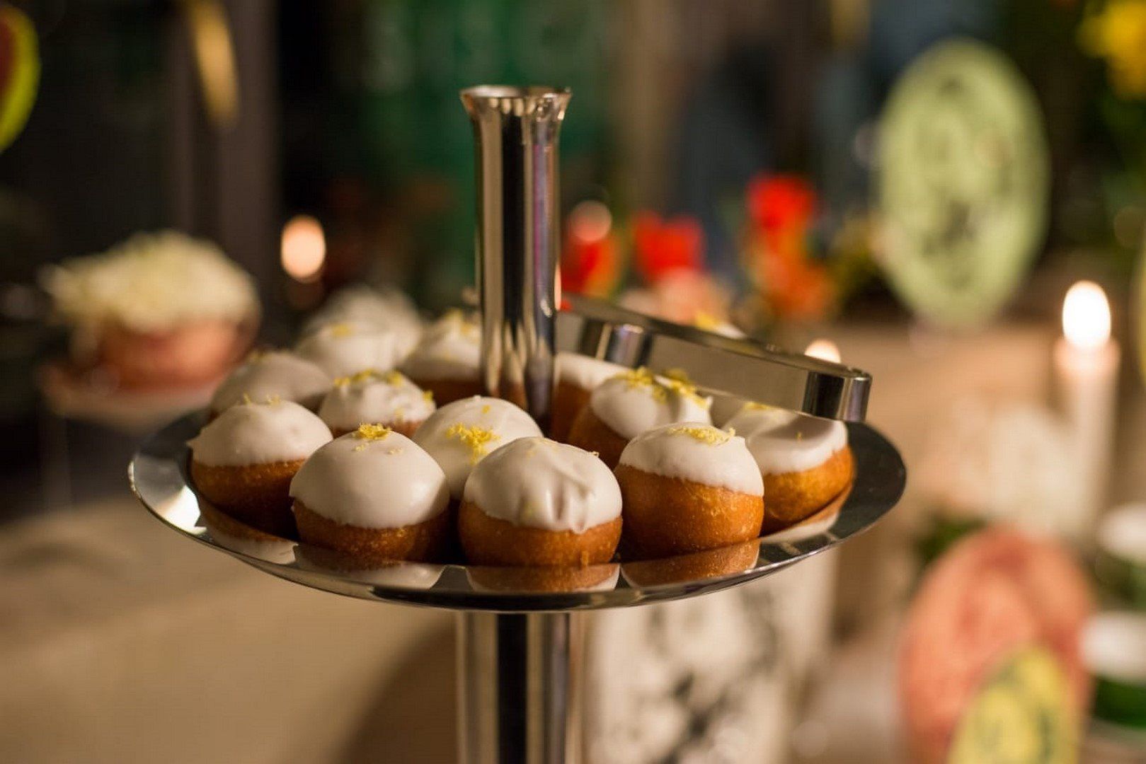 Alzata portapasticcini Siscani Città del Messi