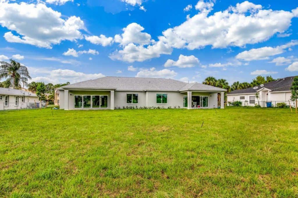 138 Sparrow Dr Apt B