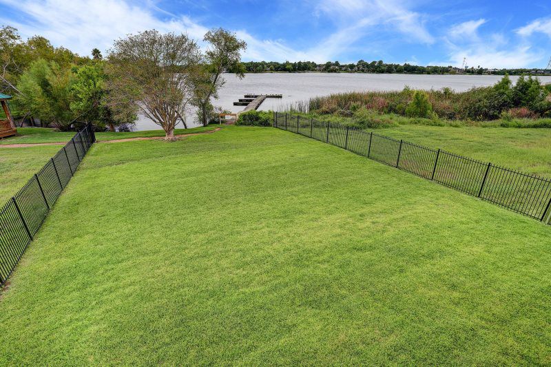 Lake Mija Village Pelicans Nest