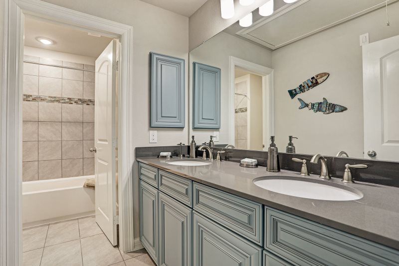 Lake Mija Village Pelicans Nest