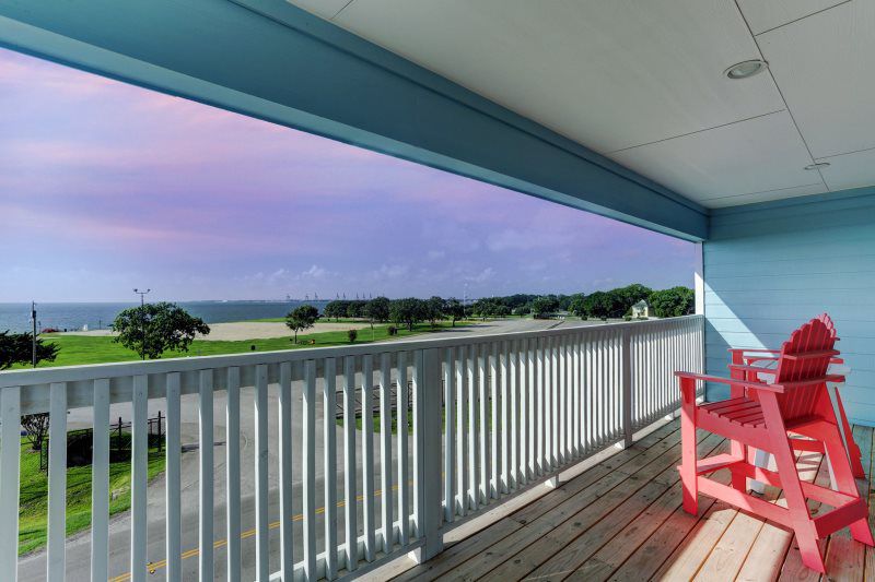 Beach Park 2287 Sq. Ft