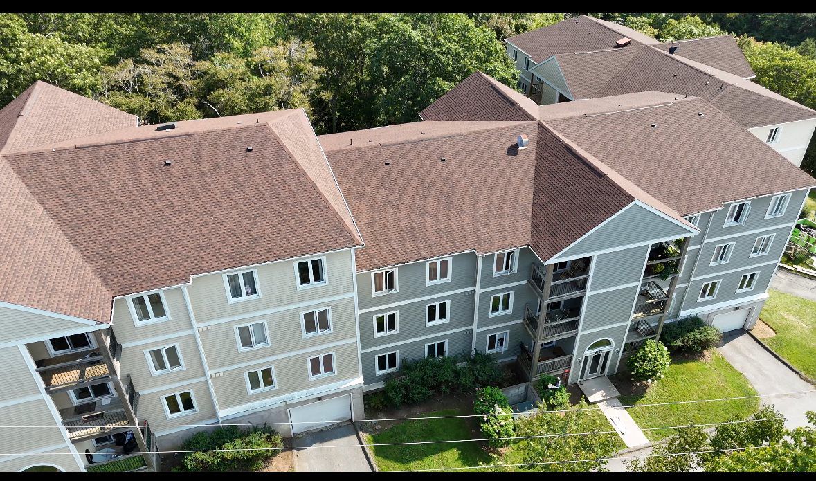 Large multi unit complex with new roof using GAF Timberline Shingles
