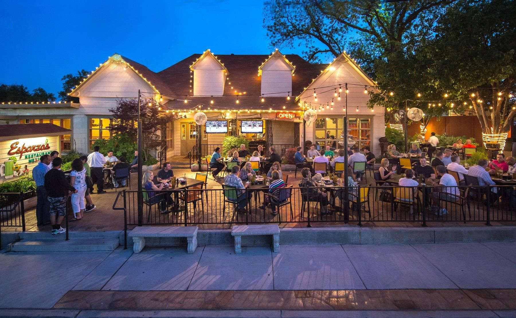 DINE UNDER THE STARS
