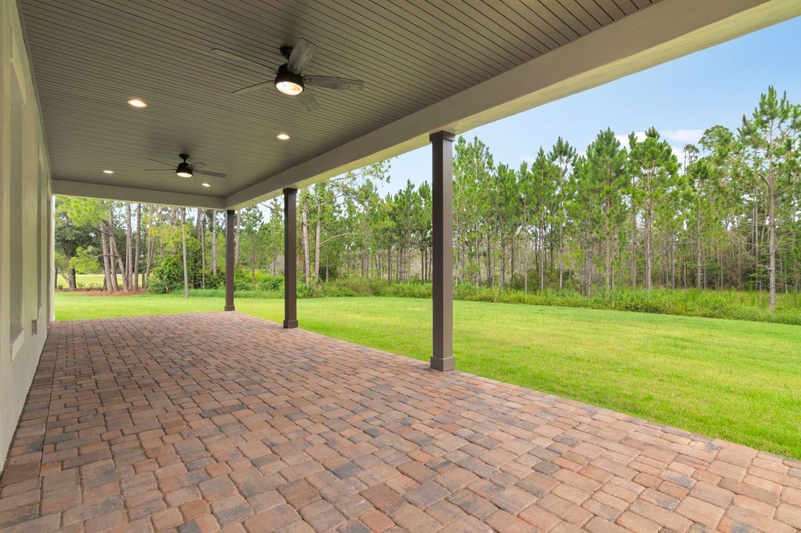 Blue Spring Reserve Home 6 J & J Building