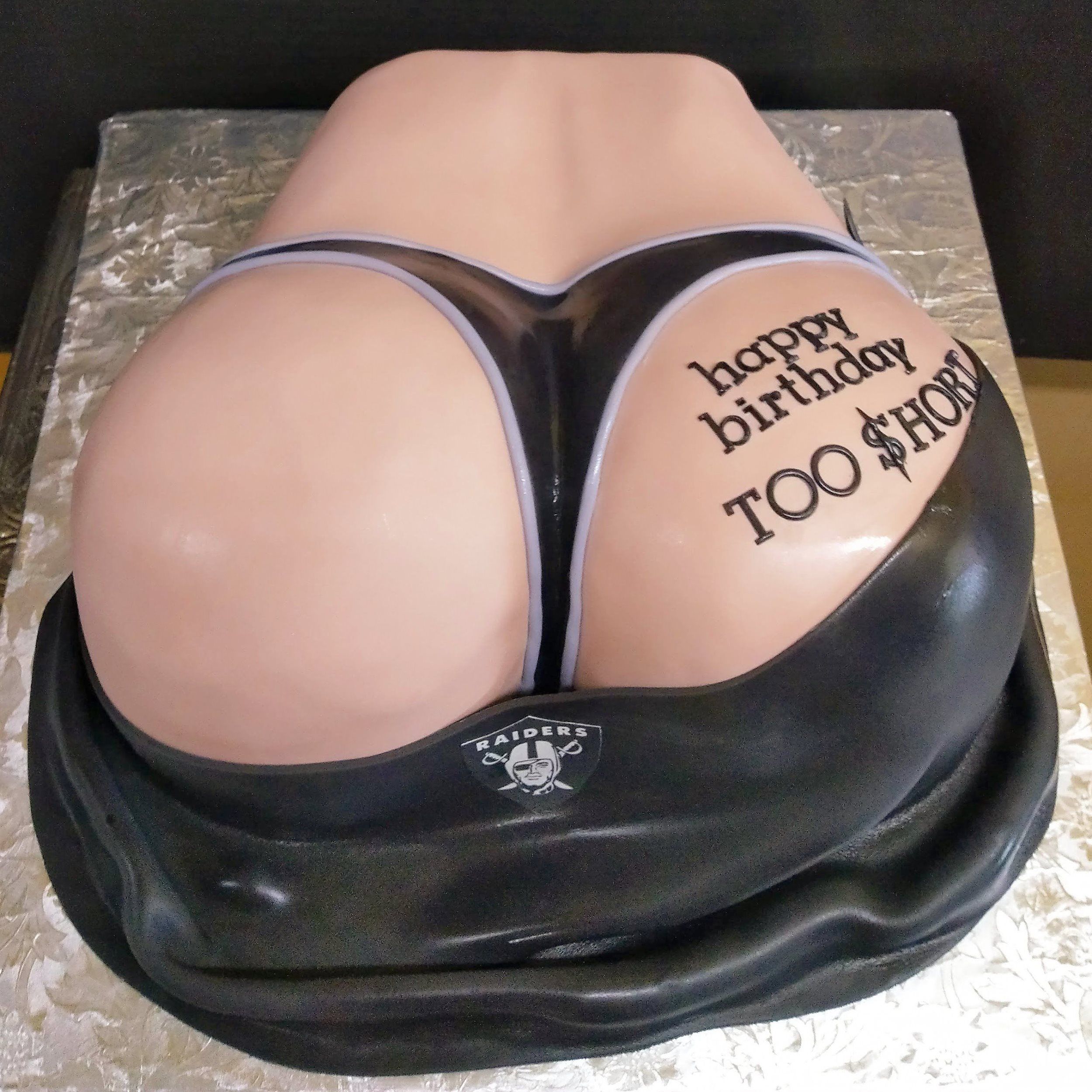 Too $hort Butt Booty Raiders Cake