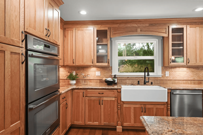 2175 WHYTE PARK AVE 10