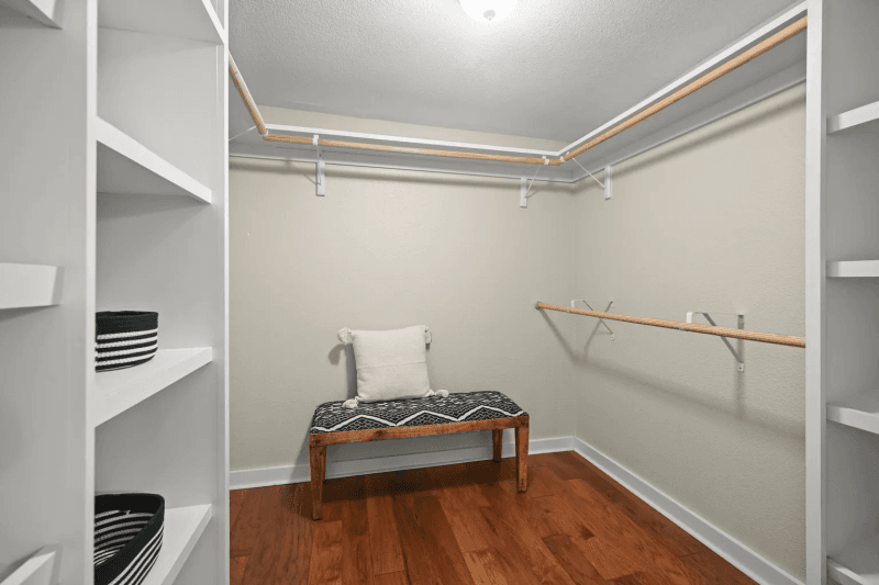 2175 WHYTE PARK AVE 16
