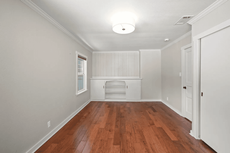 2175 WHYTE PARK AVE 18