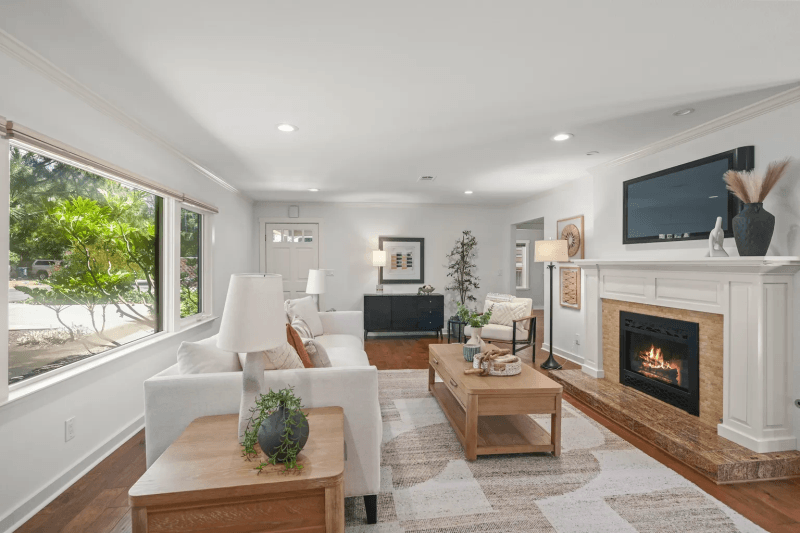 2175 WHYTE PARK AVE 6