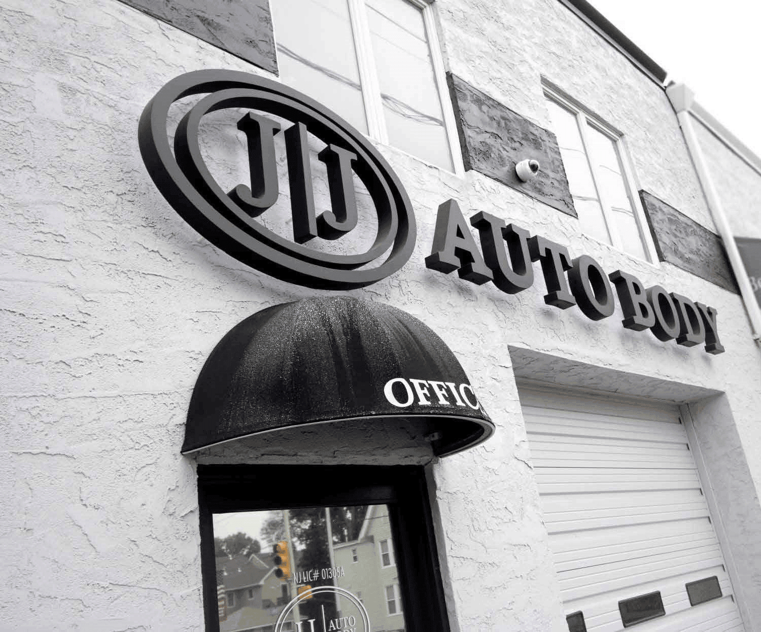 J&J Auto Body Inc
