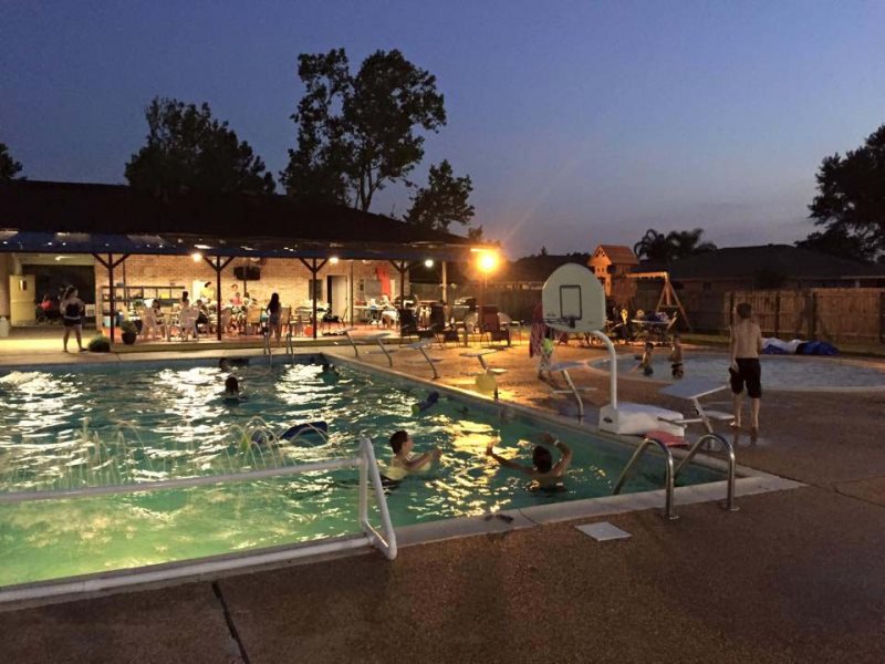 Home Woodlake Swim & Tennis Club