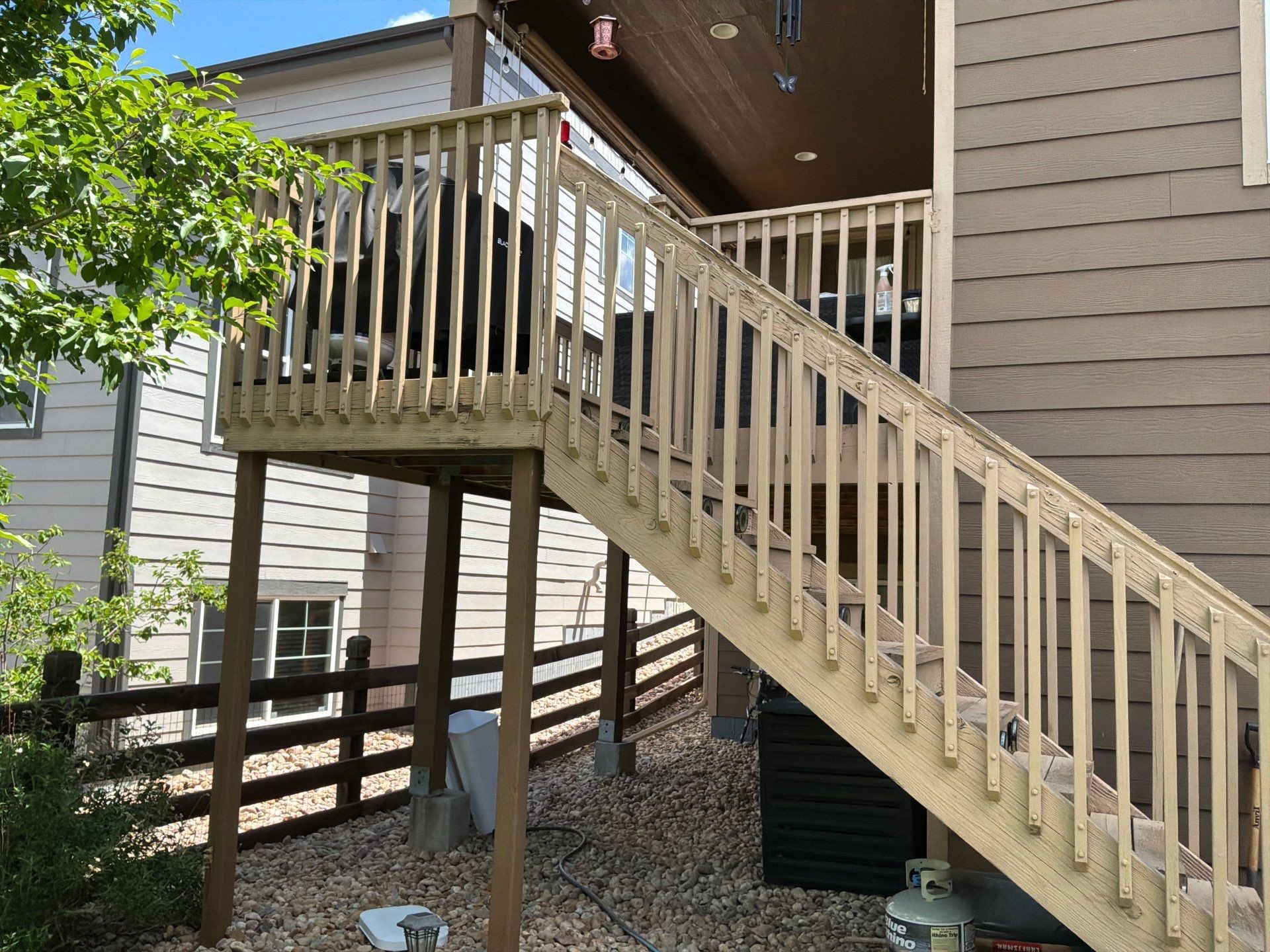 FENCE STAINING
