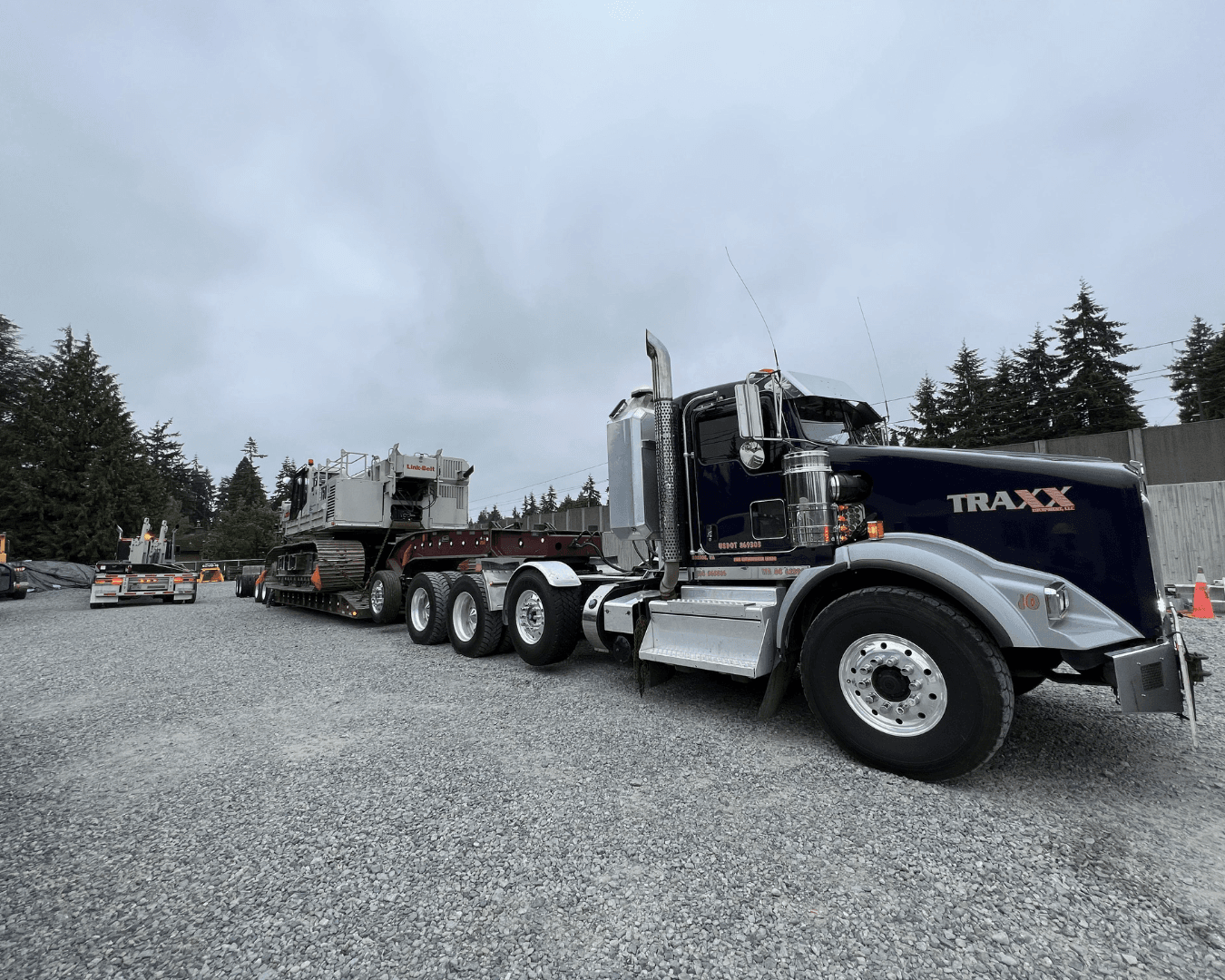 Track Rig Hunting Built to move monsters—this TRAXX transport hauls a tracked rig with ...