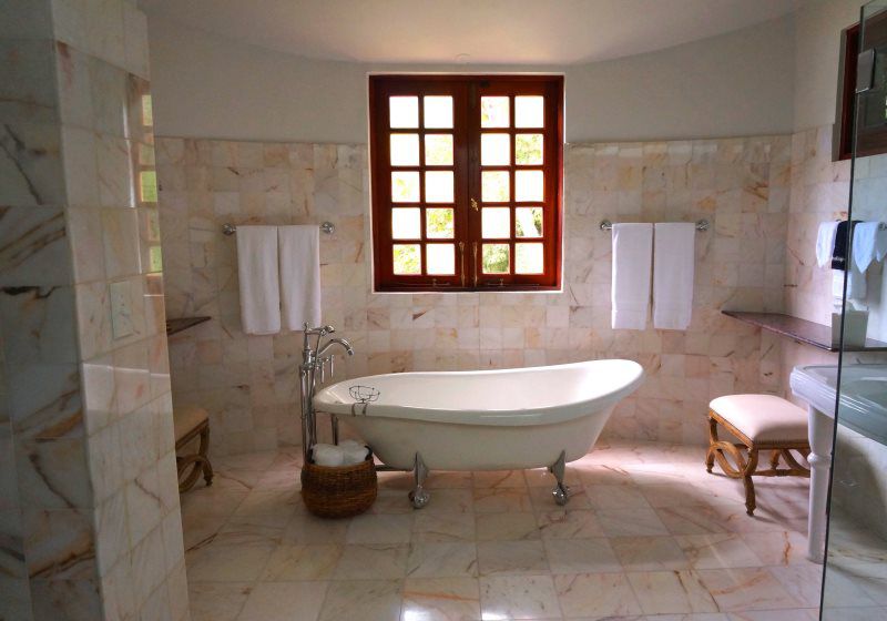 bathroom with bathtub