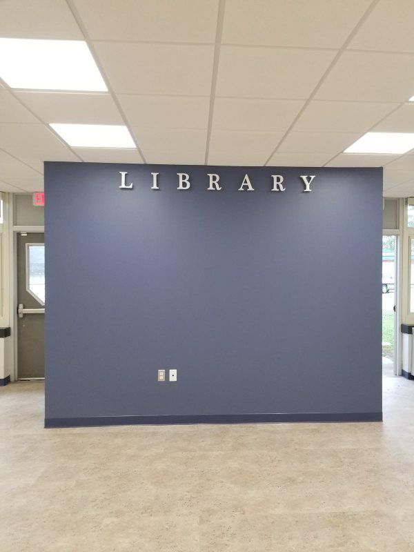 Bold, custom channel letter signs with LED lighting, designed for a business in the heart of New York City.
Channel letter signs are an excellent choice for businesses seeking professional and impactful signage in New York. These illuminated signs fe