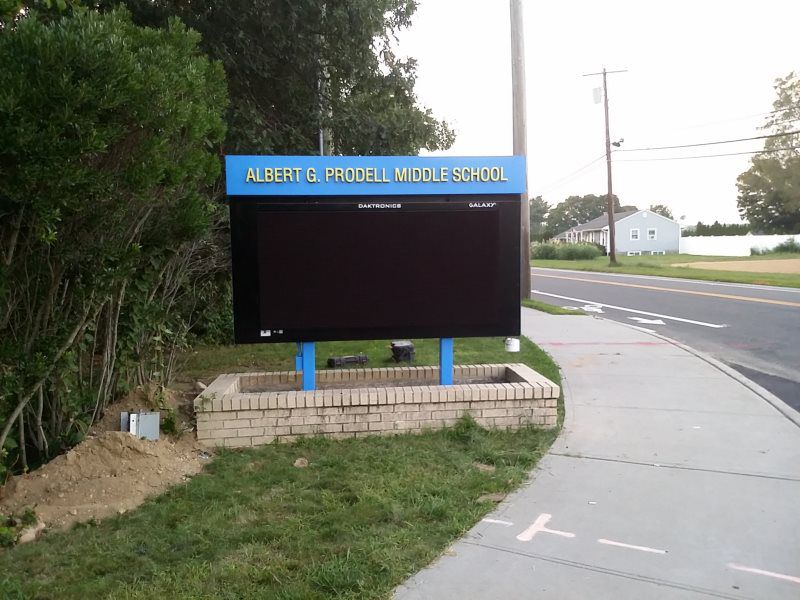 Precision-cut channel letter signs with sharp, clean lines and LED backlighting, mounted on a retail facade in New York City.
Cut channel letter signs are a premium choice for businesses aiming for a sleek and professional look. These signs are made 