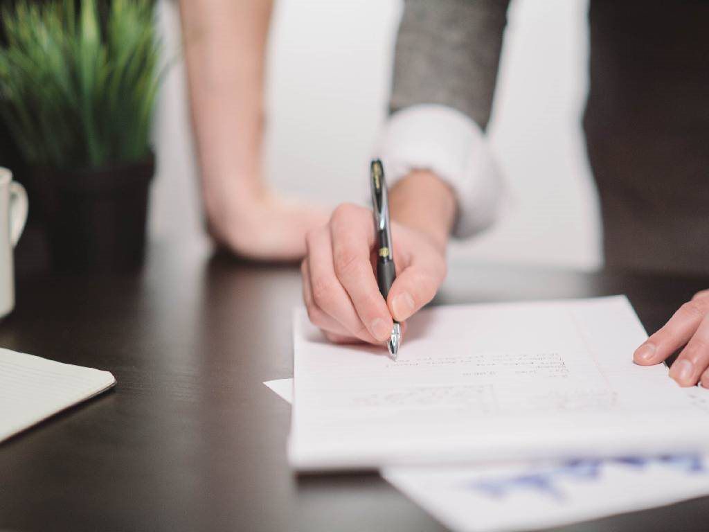 RECEPTIONIST & ADMIN ASSISTANT