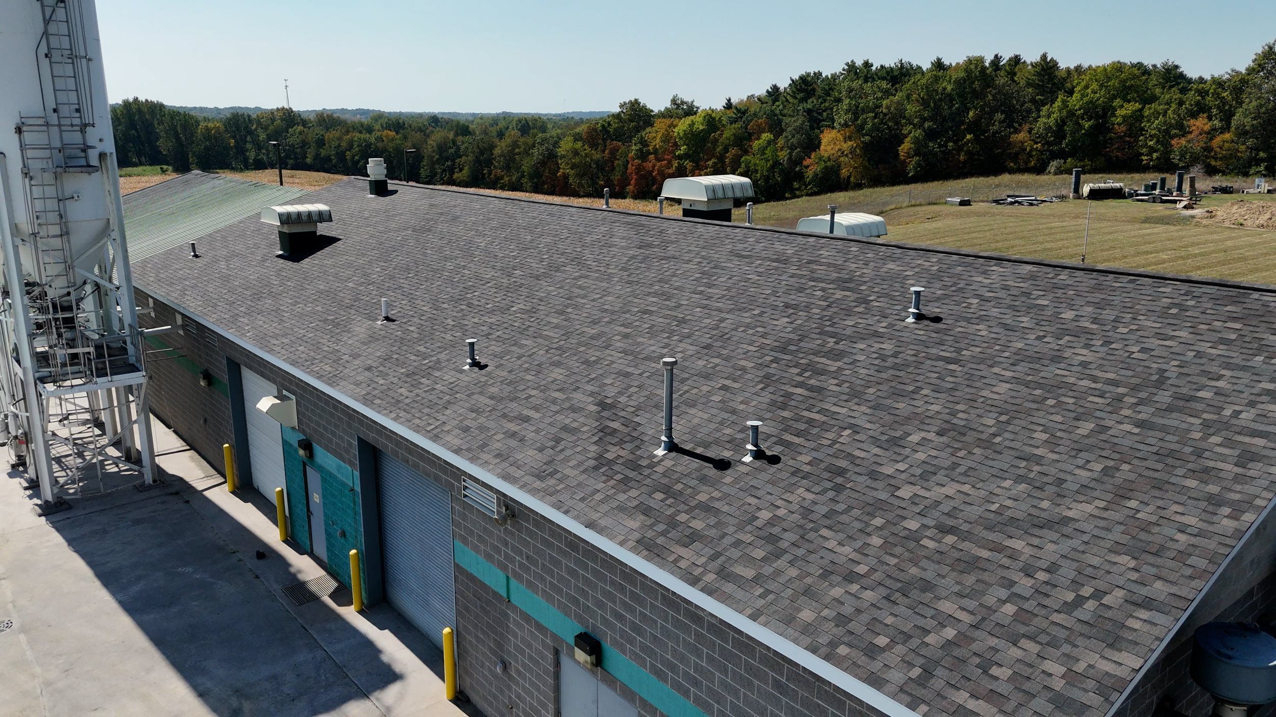 Commercial shingle roof