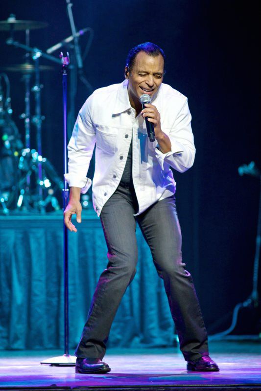 Jon Secada