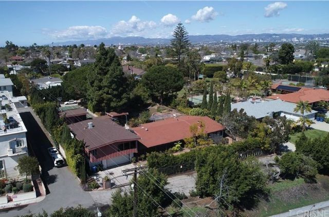 7227 S Sepulveda Blvd