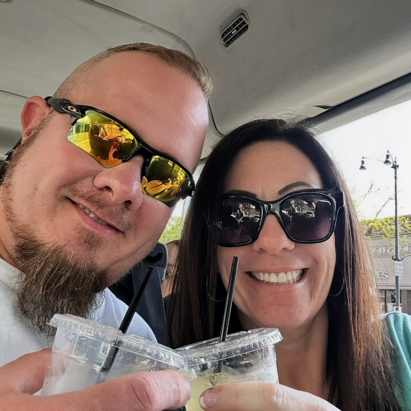 Couple on our Hollywood bus tour sightseeing in Los Angeles