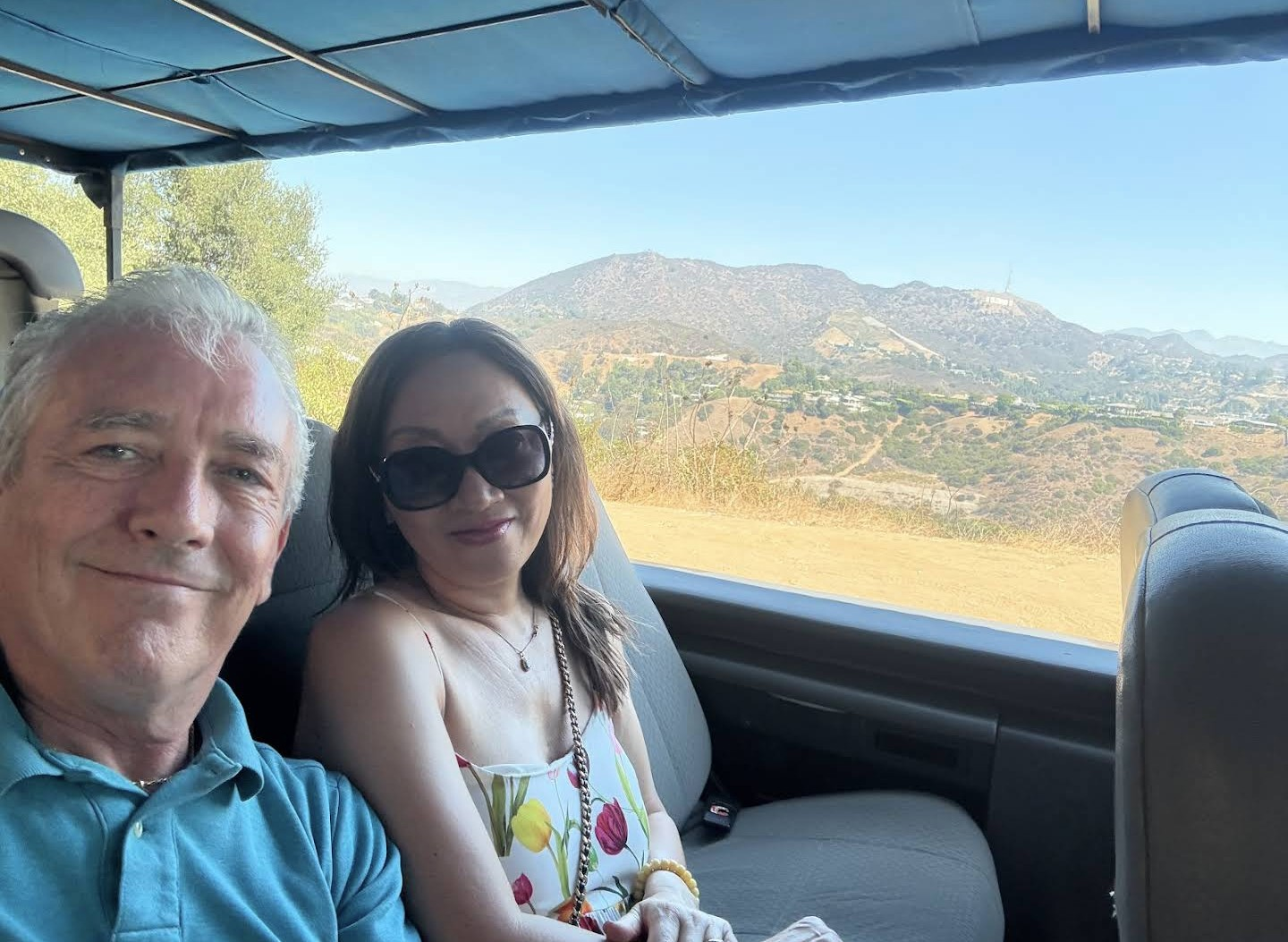 Couple on our Hollywood bus tour in the Hollywood Hills