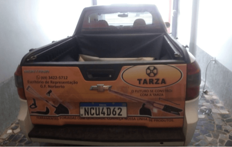 Business truck lettering by Mineola Signs and Awnings, Mineola, New York
Custom truck lettering installed by Mineola Signs and Awnings in Mineola, New York. This lettering offers a professional look, enhancing your truck’s appearance and brand recogn