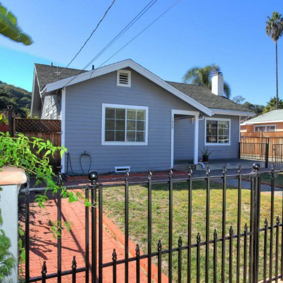 1609 Mountain Avenue